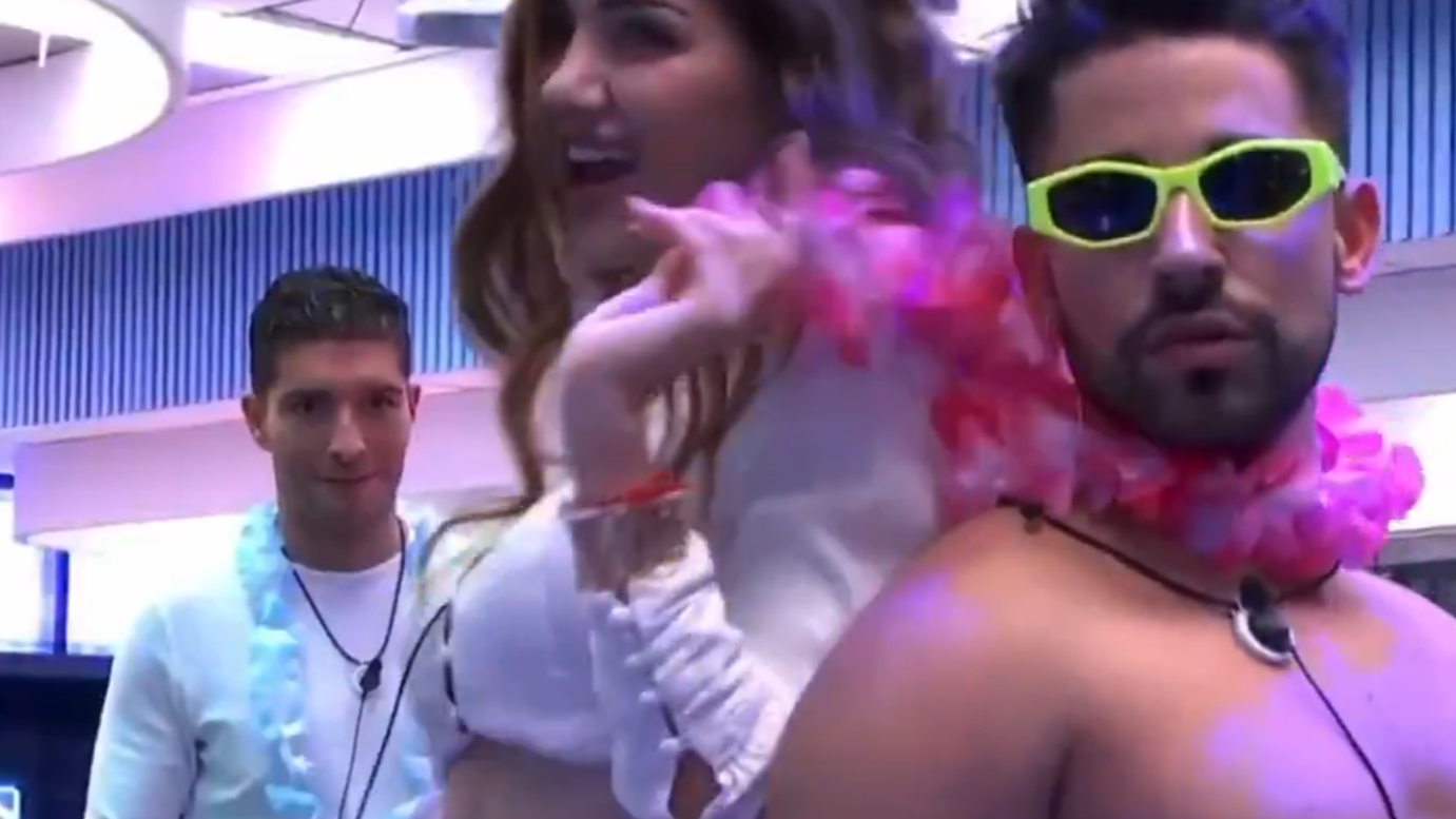 A Álex se le cae la baba con Maica