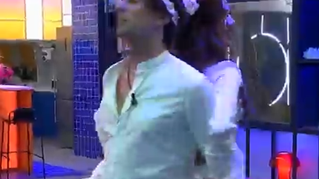 Maica baila con Óscar