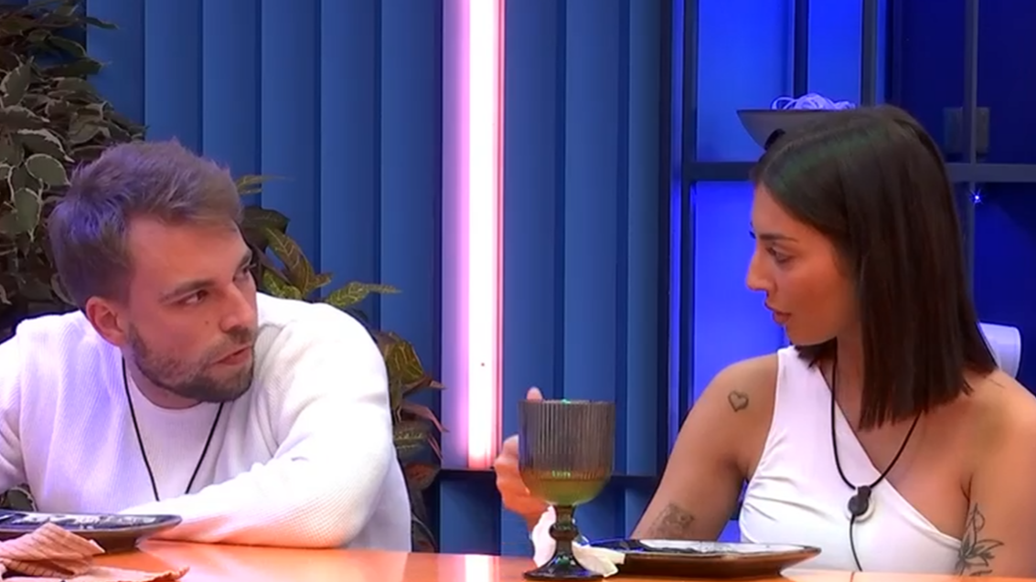 Marieta departe con José María