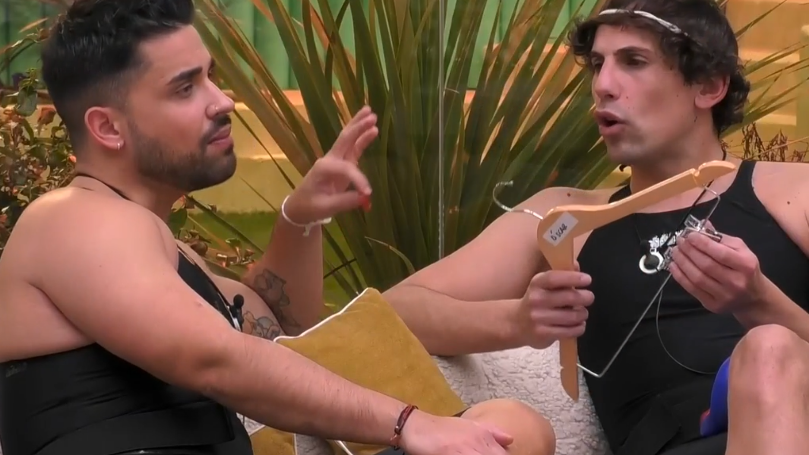 Óscar y Frigenti planeando las nominaciones