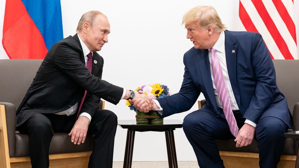 Donald Trump afirma que le "encantaría" que Rusia volviera al G7 y califica de "error" su "expulsión"