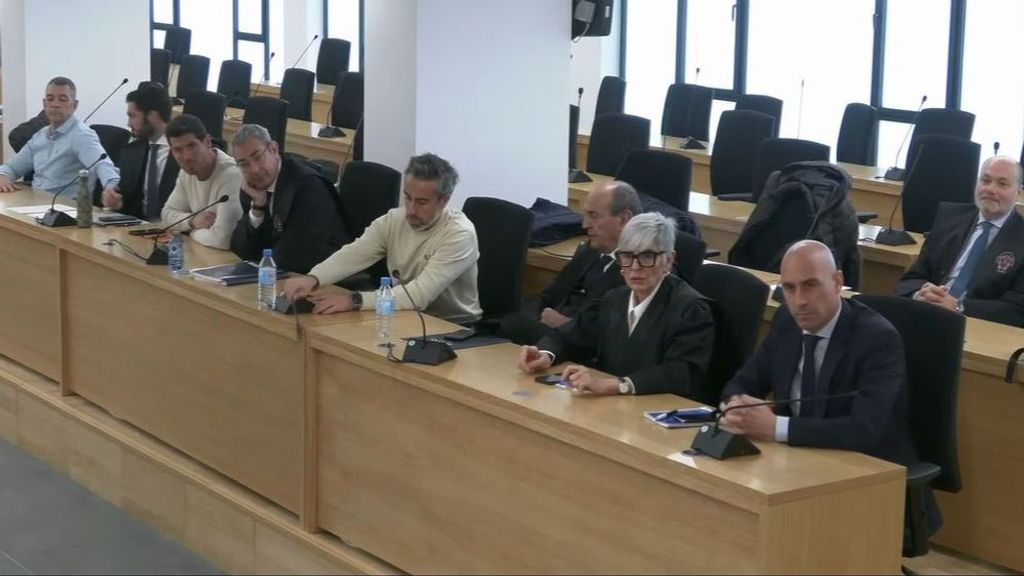 El juez del caso Luis Rubiales deja el juicio por el beso a Jenni Hermoso visto para sentencia