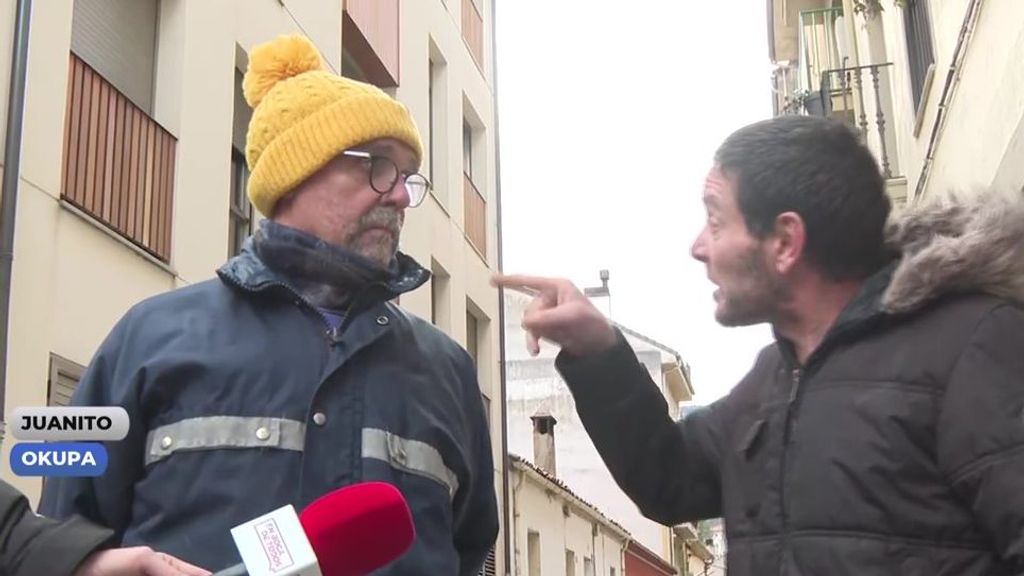 Vivimos en directo las brutales amenazas de un okupa al propietario del piso: "¡Lo vas a pagar!"