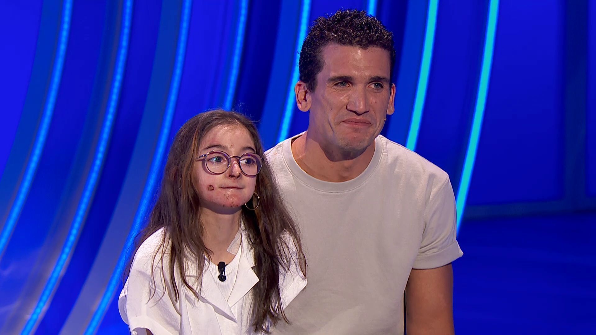 Jaime Lorente se emociona con la historia de superación de Andra, con piel de mariposa: "Eres un regalo" - Hay una cosa que te quiero decir
