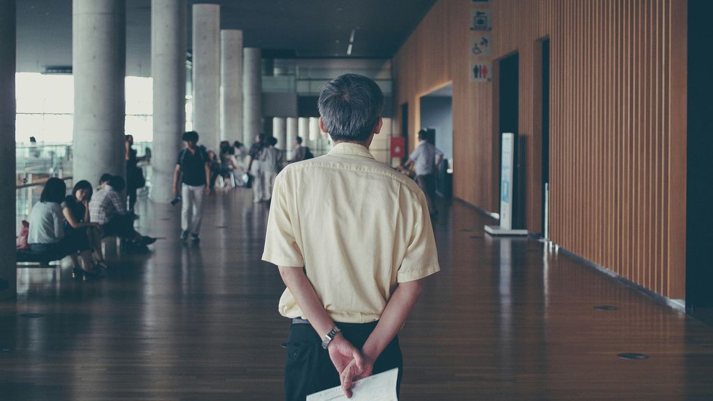 profesor primaria unsplash