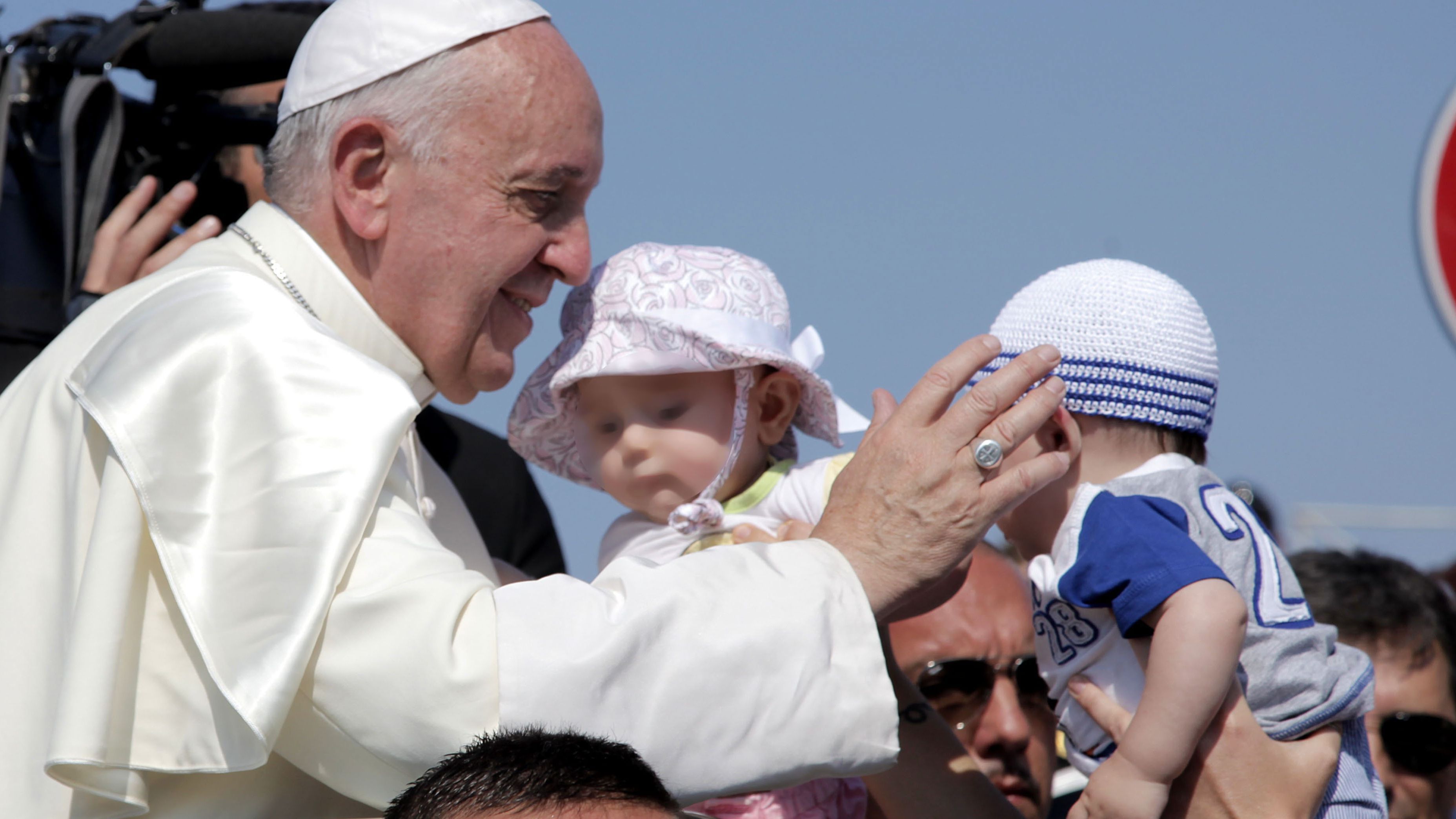El papa, en su primer viaje a Lampedusa