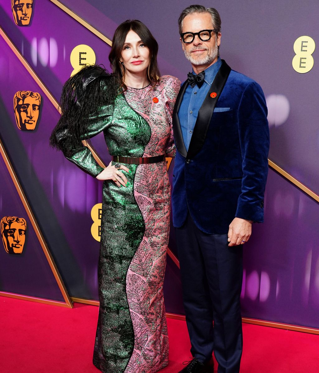 Guy Pearce y Carice Van Houten