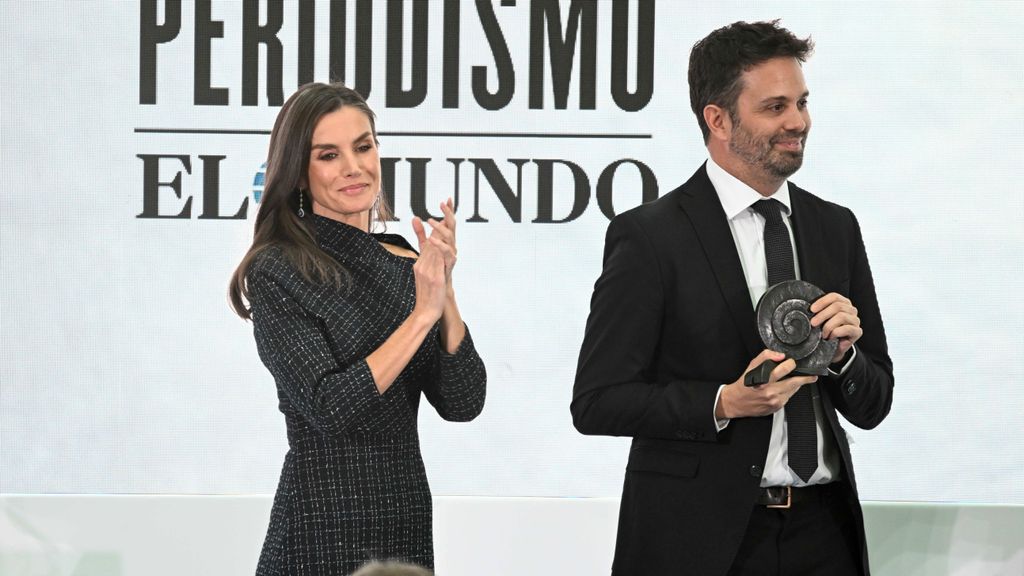 Letizia en los Premios de periodismo 'El mundo', con Xavier Colas