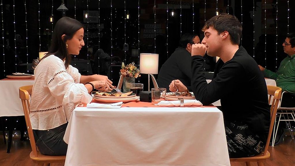 Mónica y José durante su cita en 'First Dates'