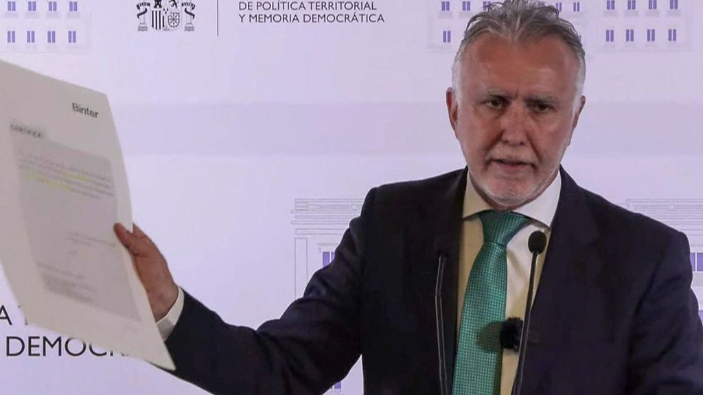 Ángel Víctor Torres muestra los documentos que justifican que no estuvo en el piso en el que le sitúa Aldama