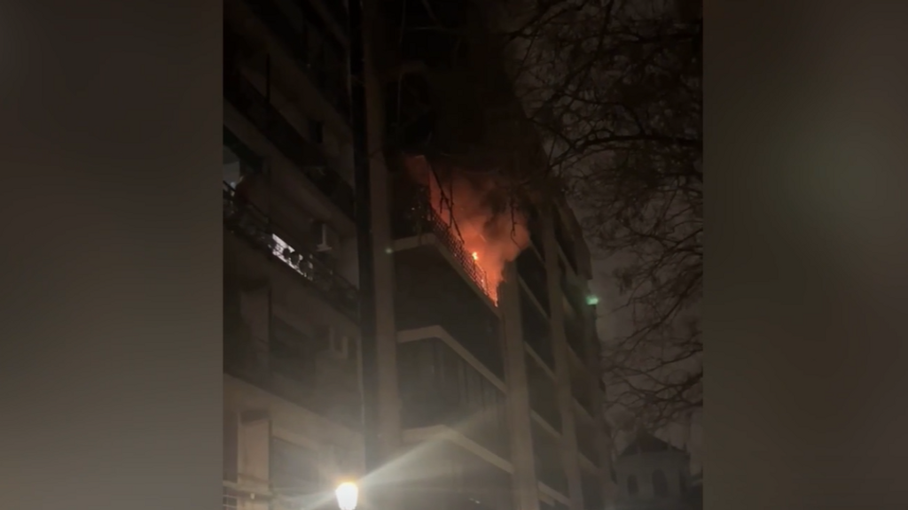Dos ancianos han fallecido durante la noche de este lunes por inhalación de humo en el incendio de una vivienda