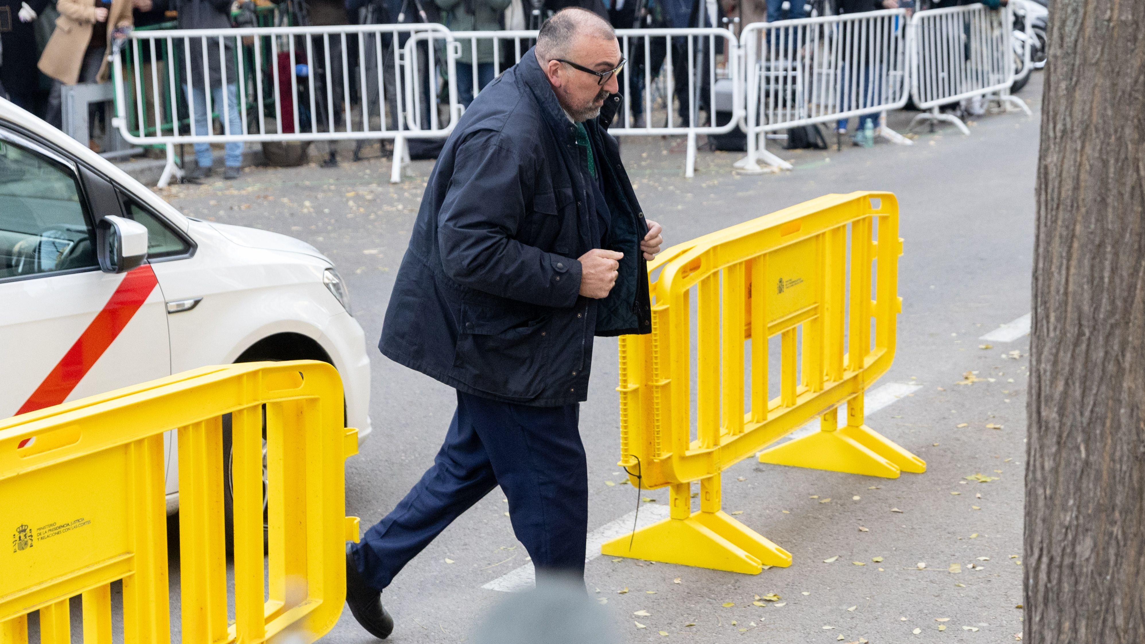 Koldo García se somete a una prueba caligráfica en el Supremo para comparar su letra con los documentos de Aldama