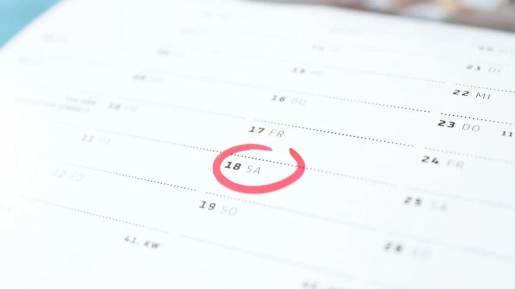 El calendario marcado en rojo para las vacaciones