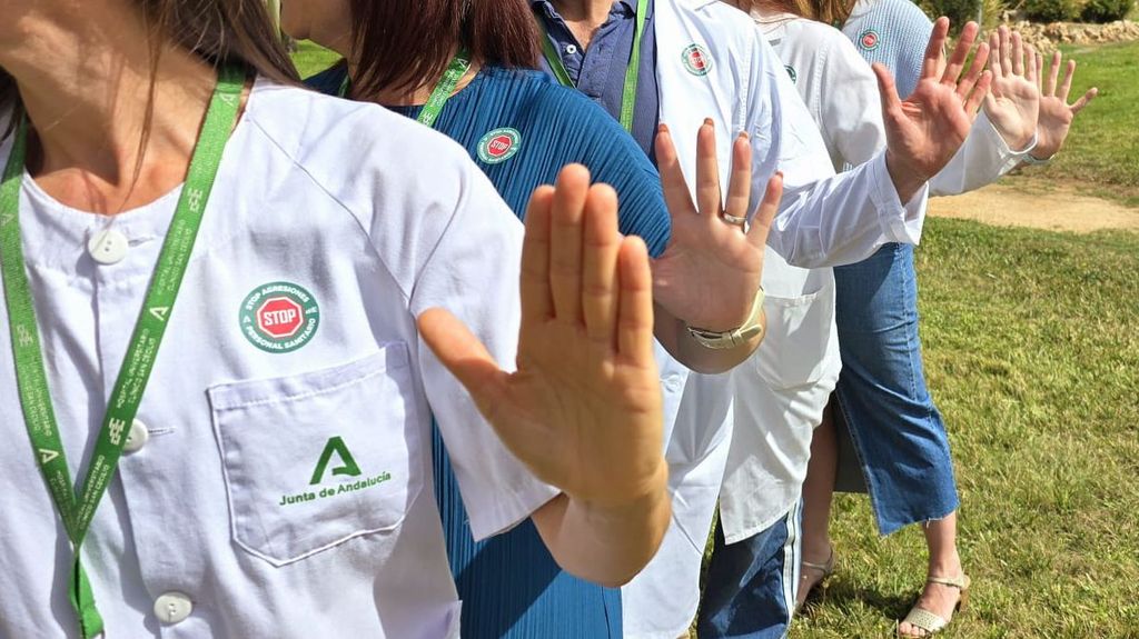 Profesionales del Servicio Andaluz de Salud protestan contra las agresiones a sanitarios