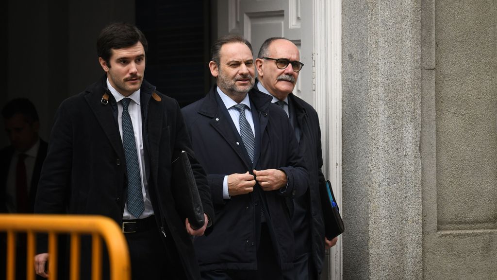 El juez del 'caso Koldo' retira a José Luis Ábalos el pasaporte y le obliga a comparecer cada 15 días