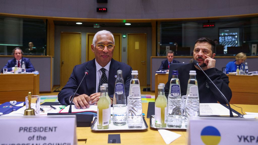 Imagen de archivo del presidente Volodomir Zelenski junto al presidente del Consejo Europeo, António Costa