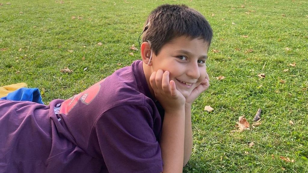 Martín tiene un implante coclear desde hace nueve años