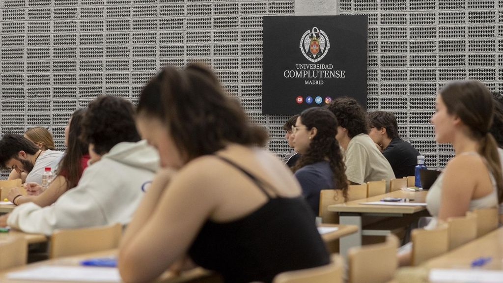 Alumnos en la Universidad Complutense de Madrid.
