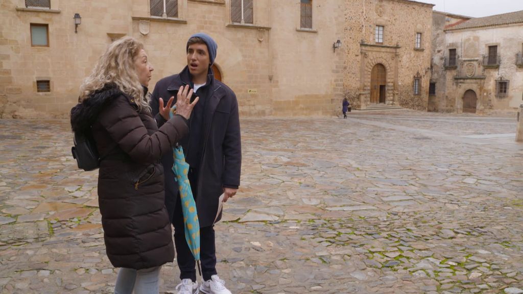 María José participó en una escena de una famosísima serie rodada en Cáceres: "Por aquí pasearon la cabeza del dragón"