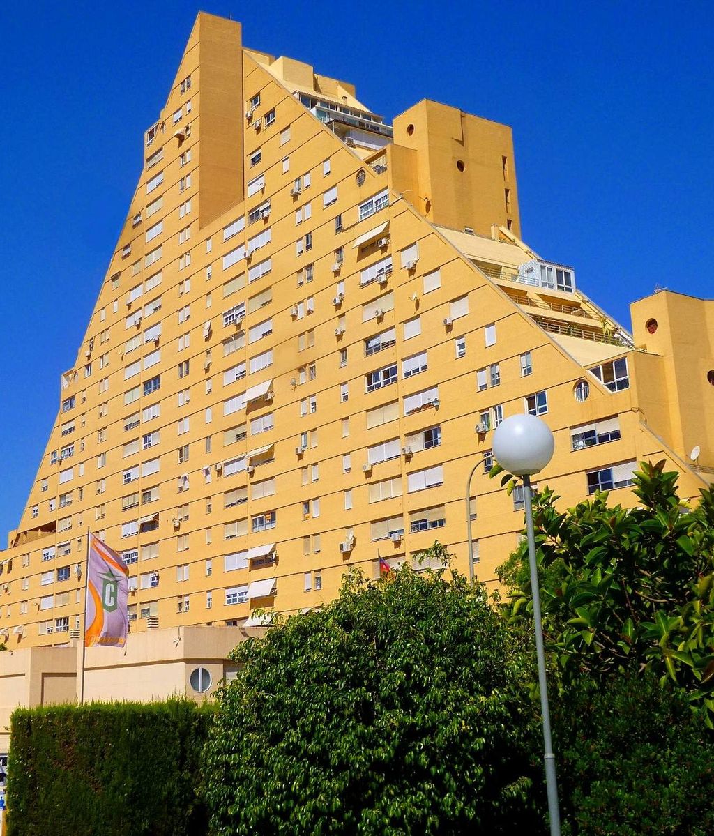 Edificio Montreal, en Alicante