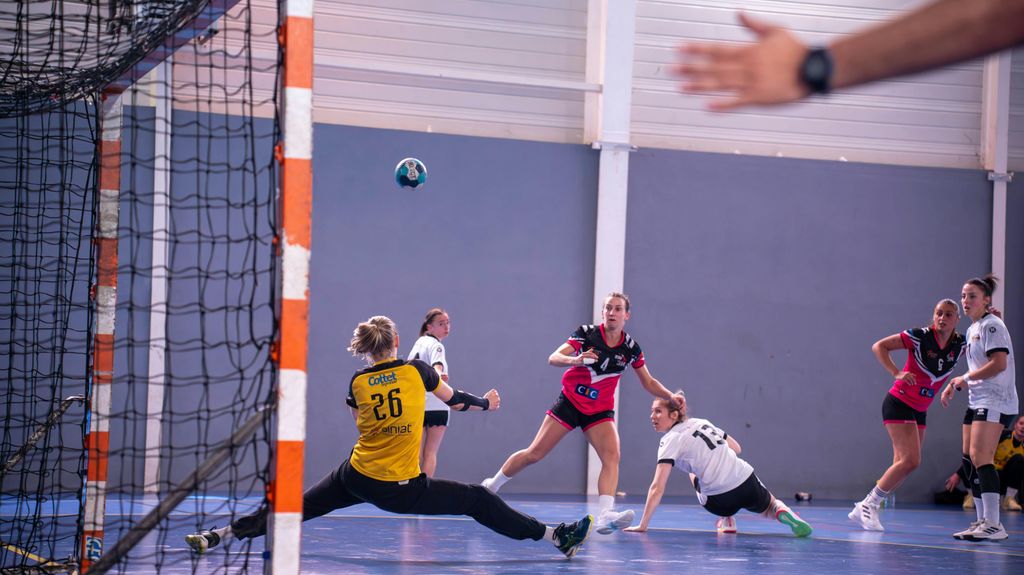 Imagen de archivo de un partido de balonmano femenino