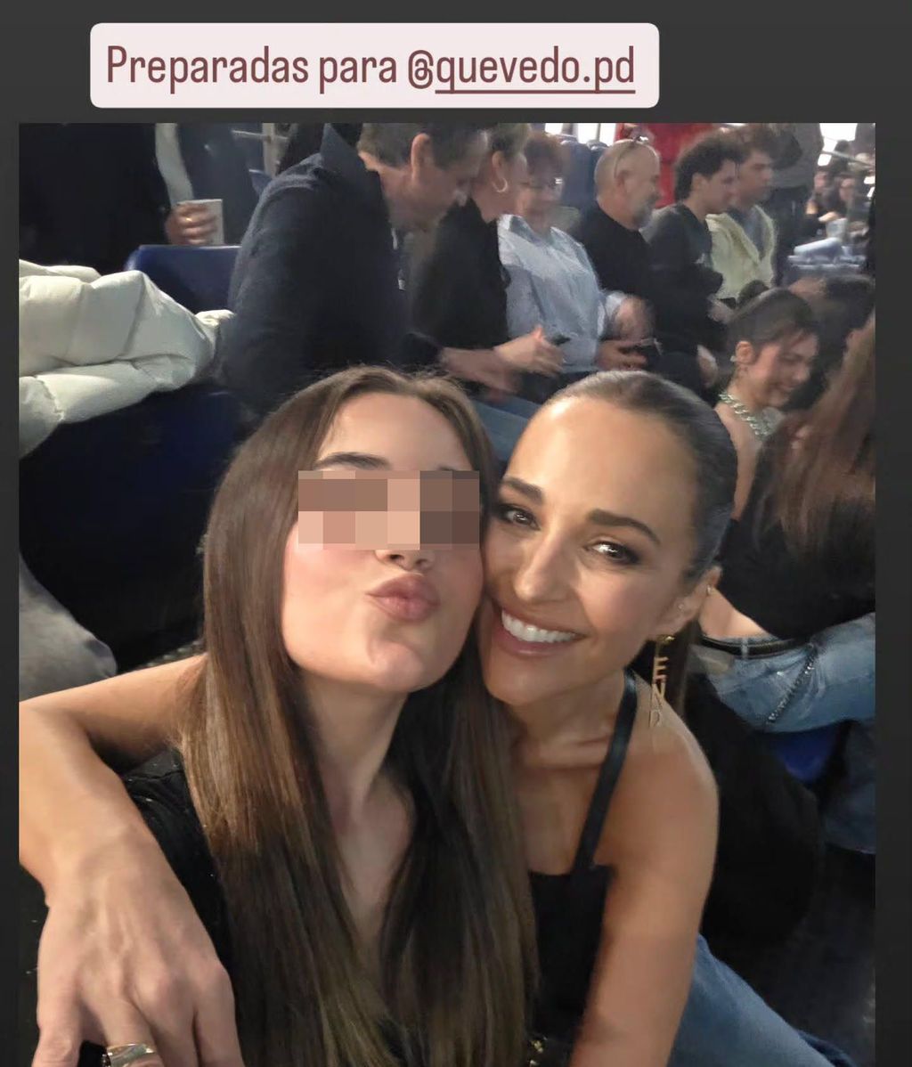 Paula Echevarría y su hija Daniella, en el concierto de Quevedo