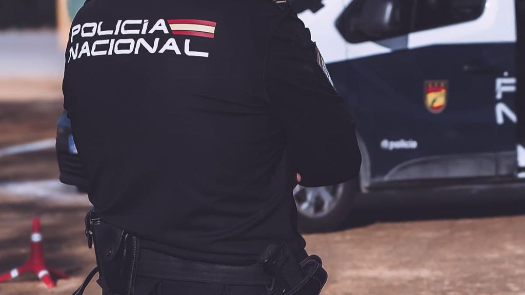 Policía Nacional agente
