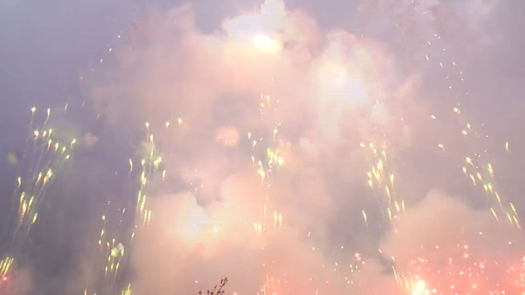 Conmovedora mascletà de Fallas en Valencia con recuerdo a las víctimas de la DANA