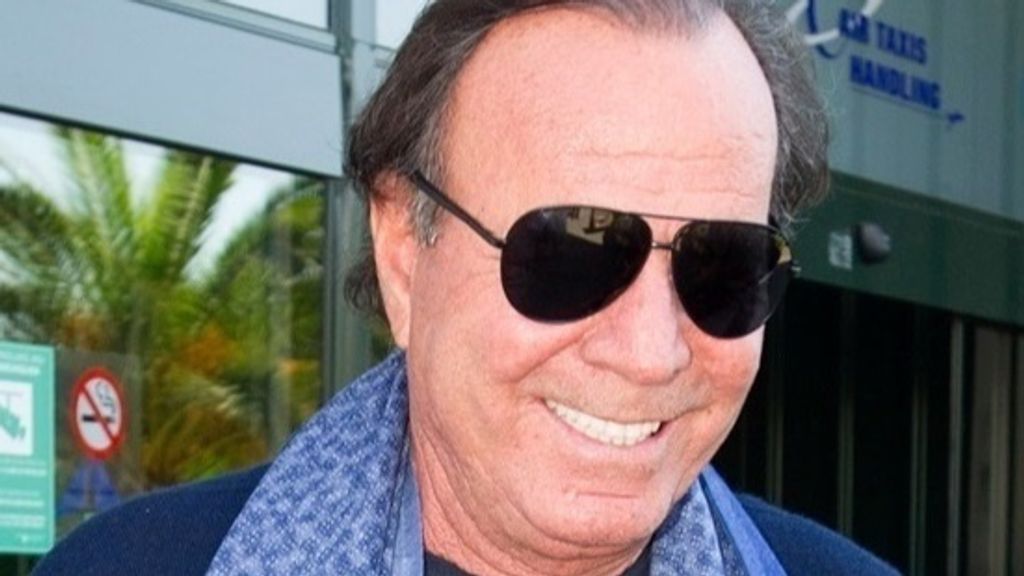 Julio IglesiasJulio Iglesias rechaza que le comuniquen en OjÃ©n (MÃ¡laga) la demanda por la presunta paternidad de un valenciano  (Foto de ARCHIVO)04/05/2018