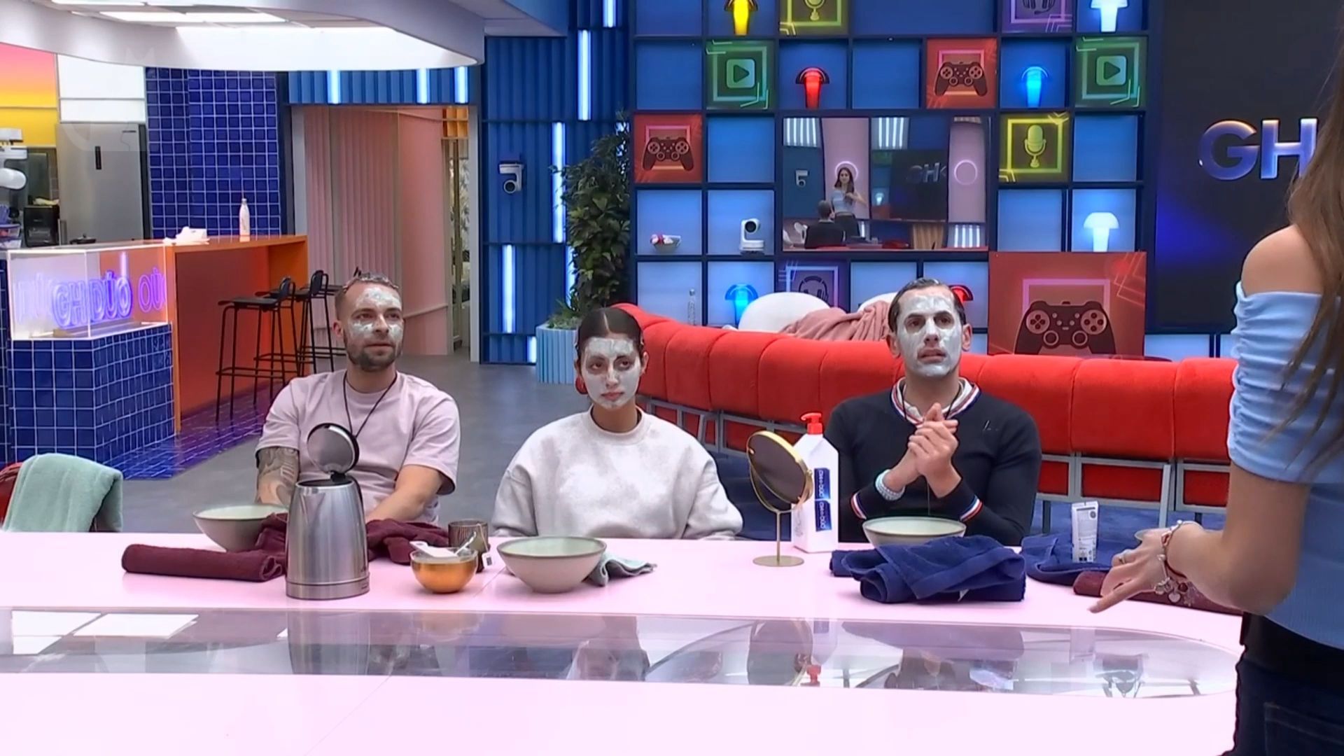 Momento dedicado a hacerse una mascarilla facial