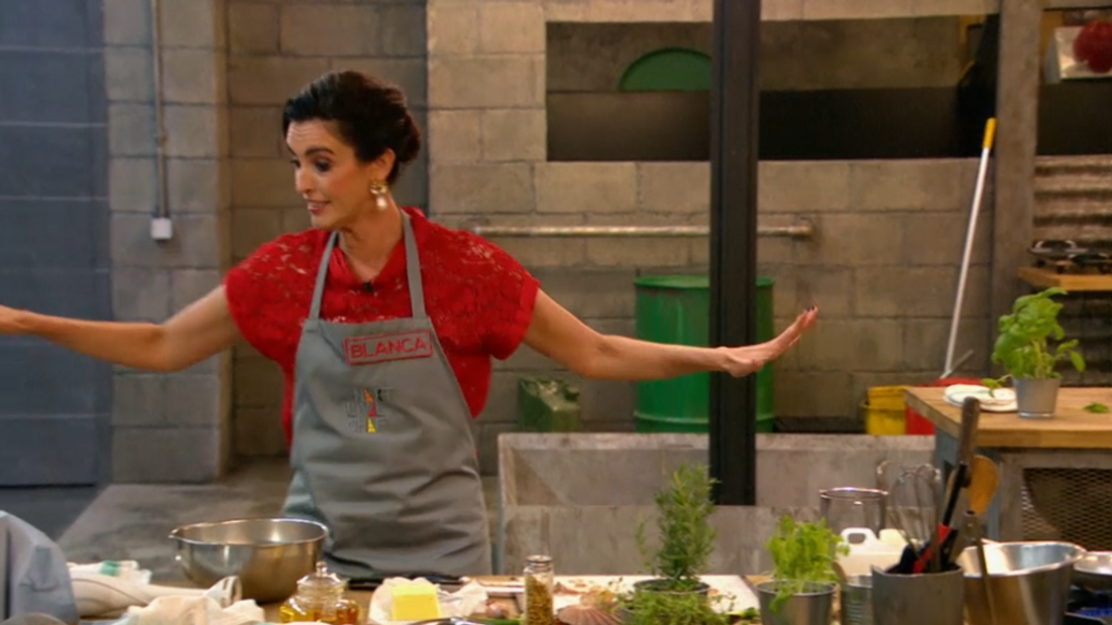 Blanca Romero viste el delantal de ‘Next Level Chef’ para cocinar junto a los concursantes