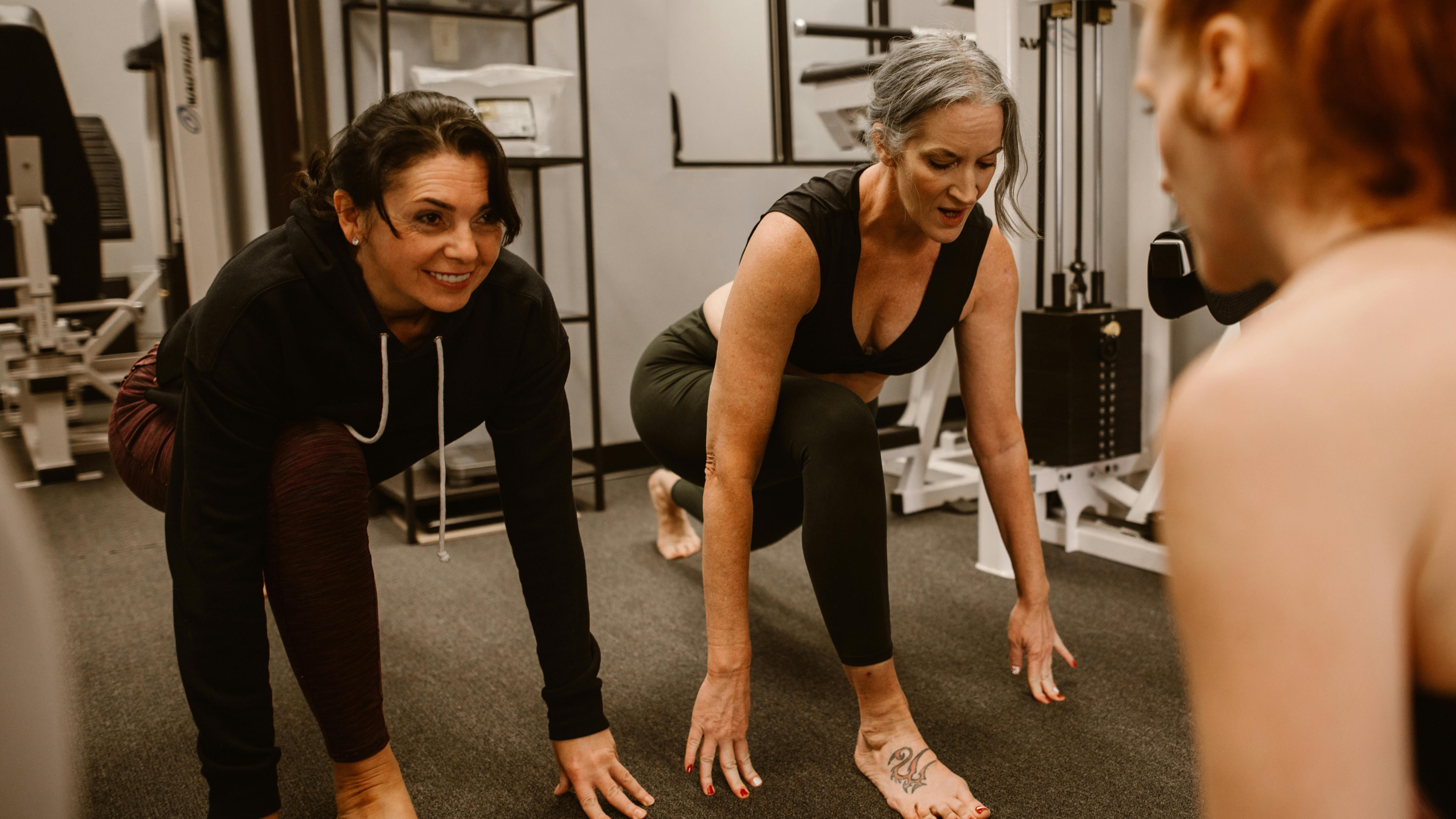 Mujeres practicando deporte