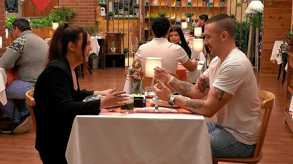 Una soltera de ‘First Dates’, sobre la crisis de los 30: “Me imaginaba casada y con trabajo estable”