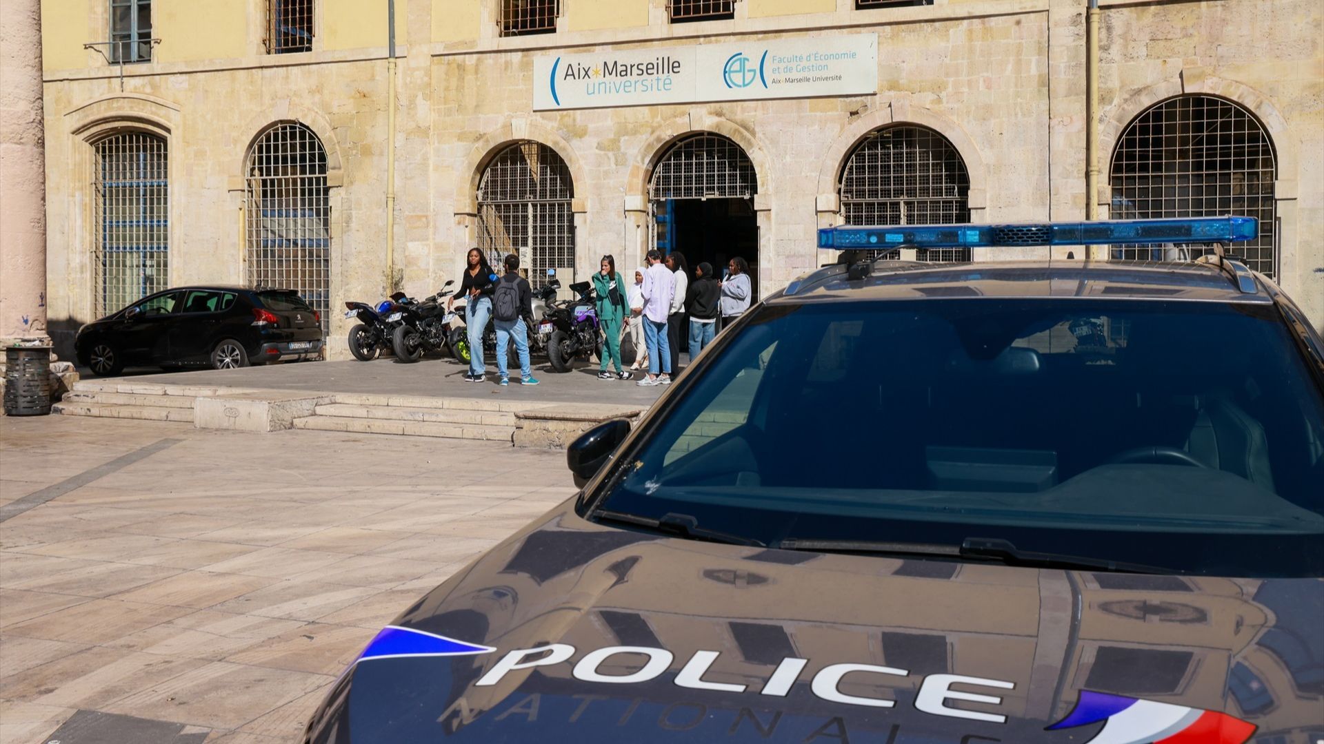 Vehiculo policial de Francia en Marsella