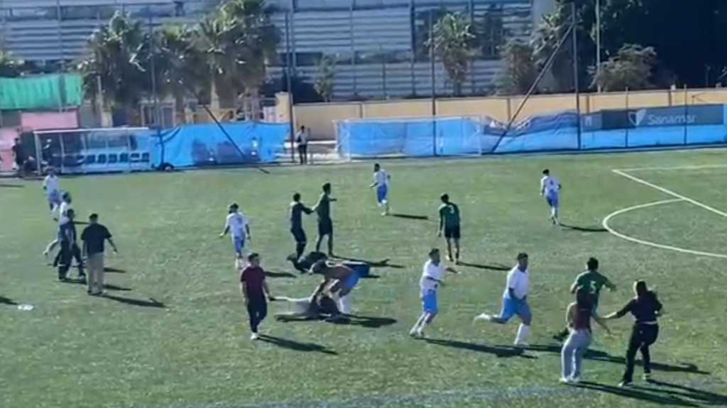 Detienen a un jugador por agredir a sus rivales en un partido en Málaga
