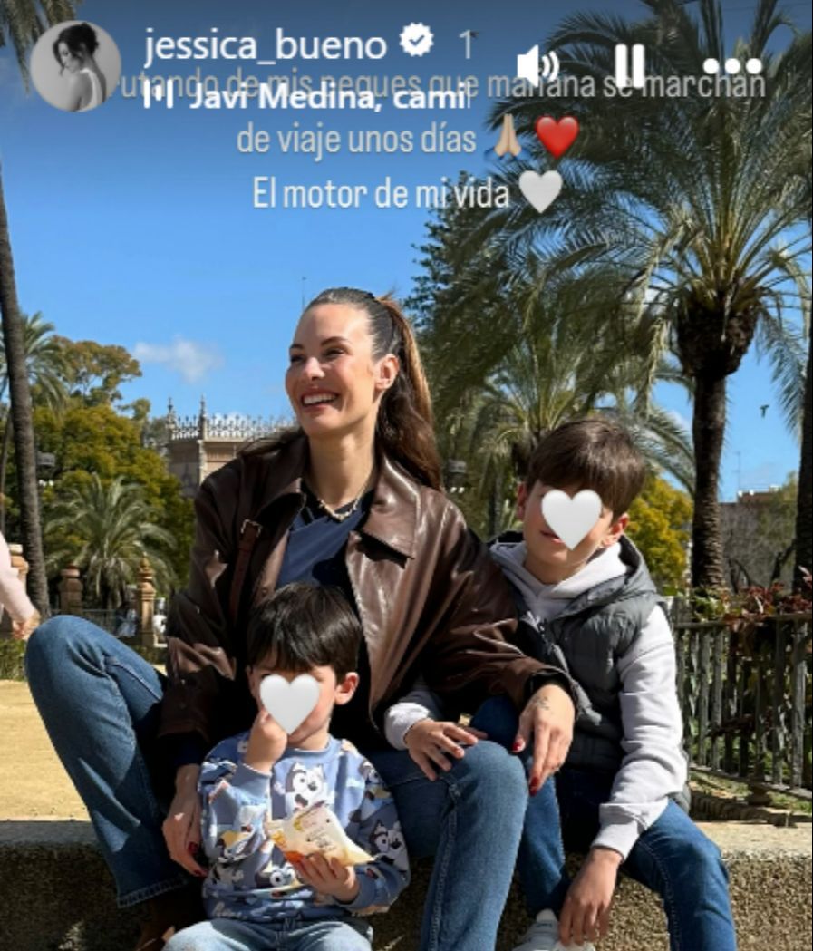 Jessica Bueno posa con sus hijos en común con Jota Peleteiro