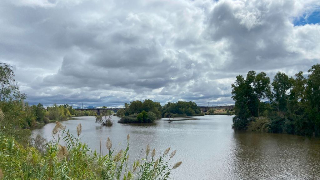 Cielos cubiertos este jueves en la península y las islas