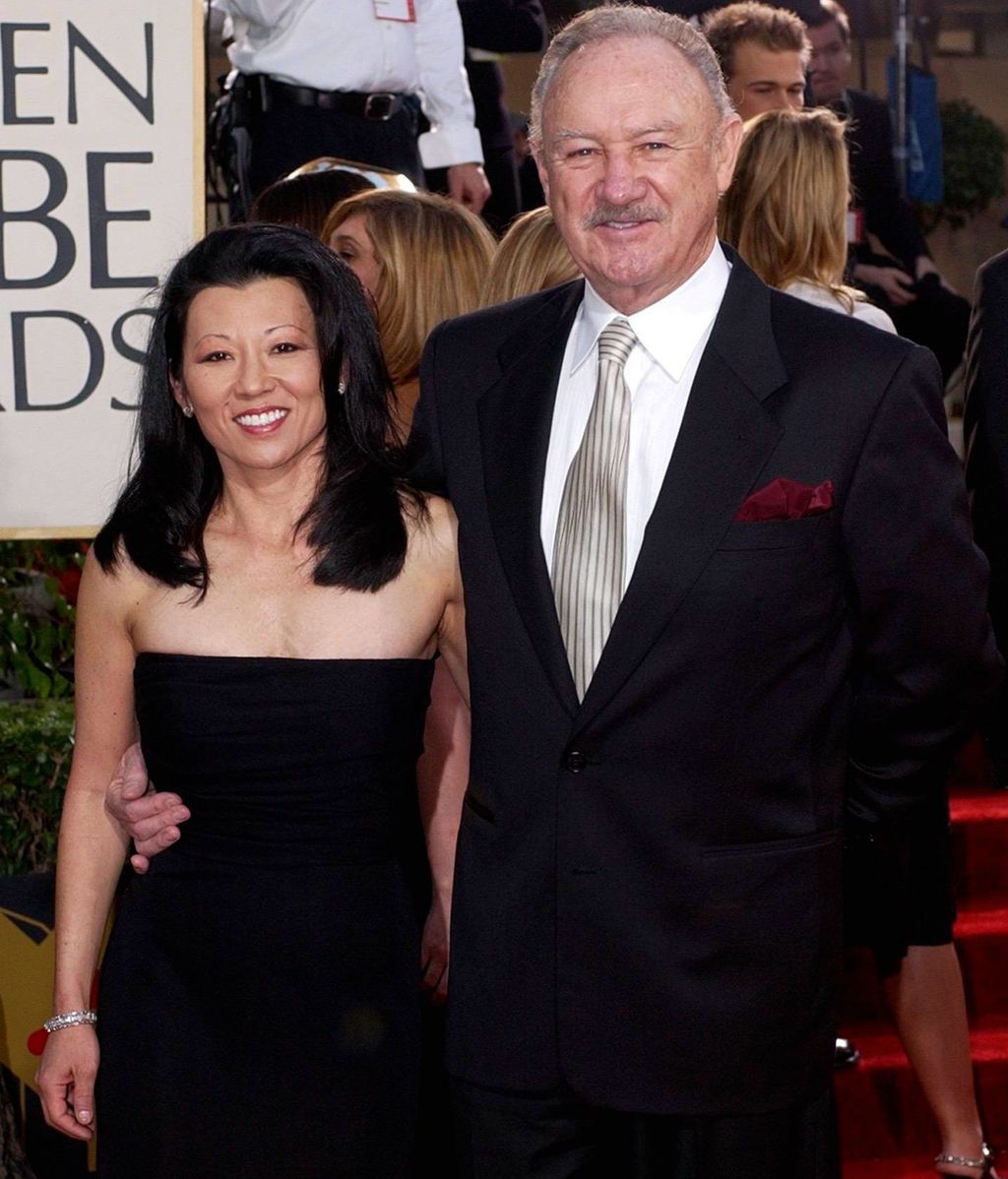 Gene Hackman y Betsy Arakawa, en los Globo de Oro de 2003