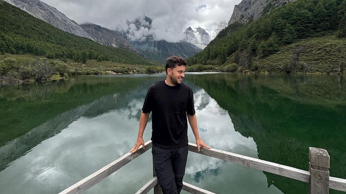 Luis Aguilar durante un viaje.