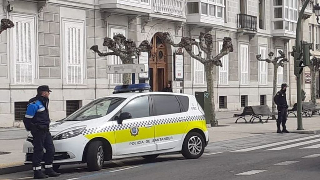 Policía Local de Santander.