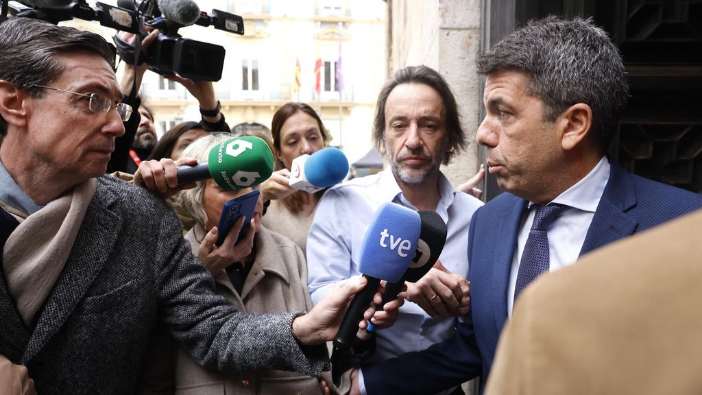 Mazón no se pronuncia ante los medios sobre su futuro político