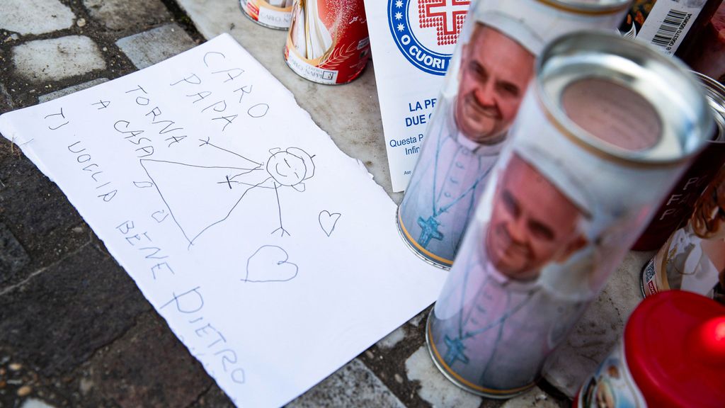 El Papa sufre una crisis de broncoespasmo y un empeoramiento repentino de la afección respiratoria, según el Vaticano