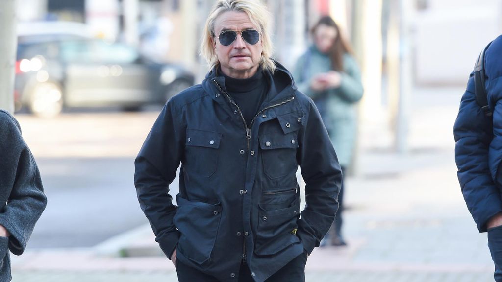 El músico, Nacho Cano,  a su llegada a los Juzgados de Plaza de Castilla, a 11 de febrero de 2025, en Madrid (España).