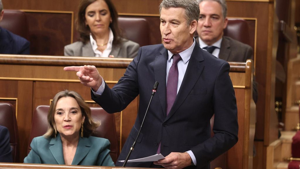 Feijóo interviene en el Congreso de los Diputados cargando contra el Gobierno por "saquear" a trabajadores