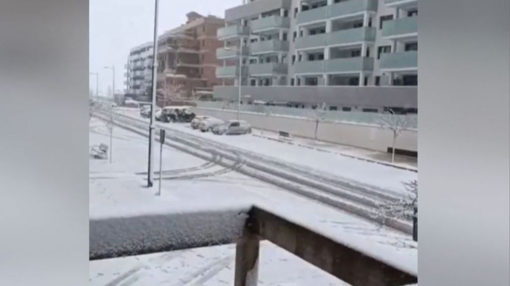 Aviso de la DGT ante las nevadas generalizadas de este domingo