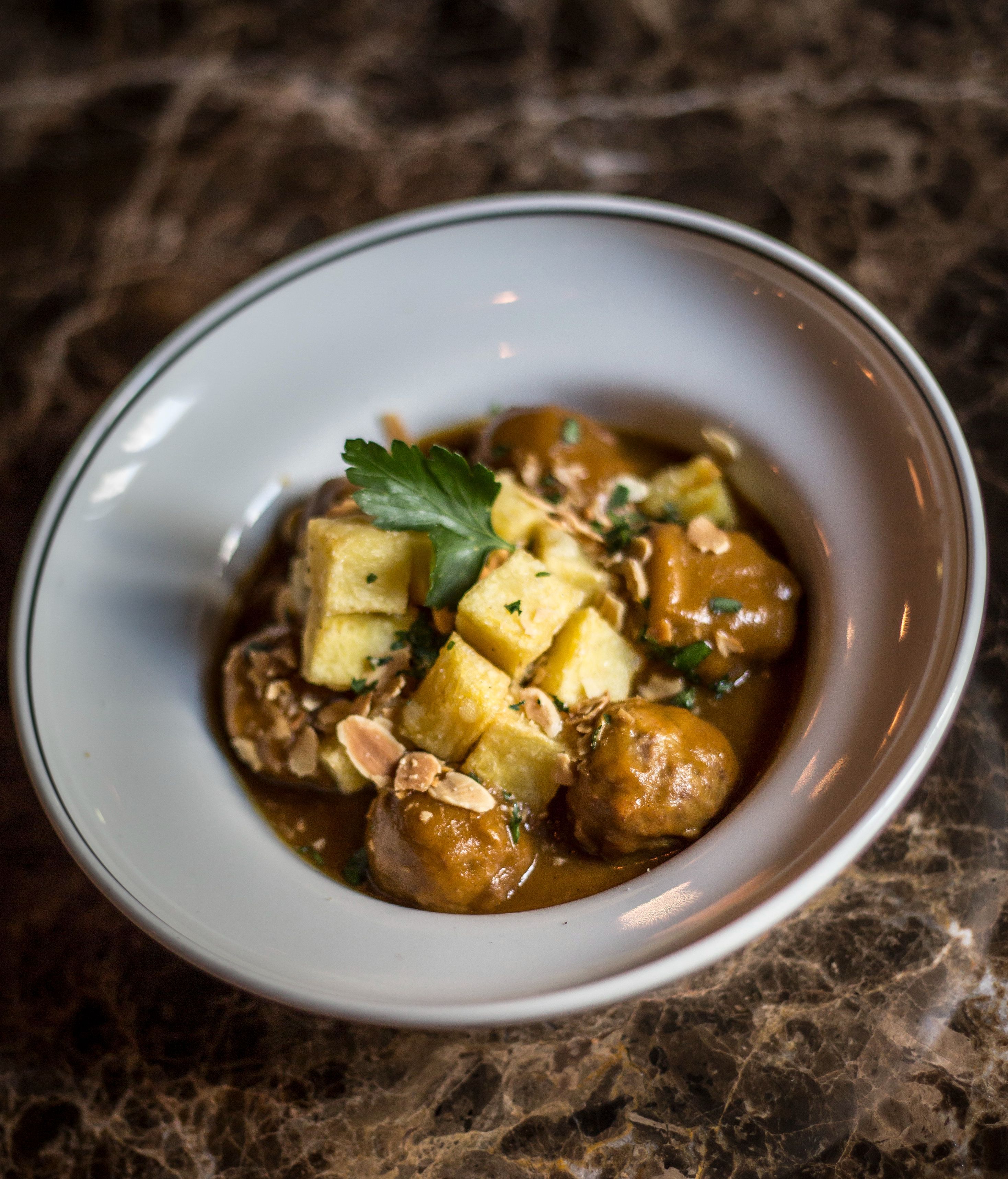 Café Comercial. Albondiguillas