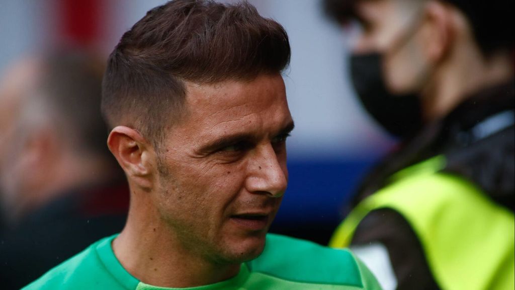 Dos 'amigas' de Joaquín destapan las prácticas del futbolista en las fiestas: "Ha sido un golfo toda su vida" Socialité 2025 Top Vídeos 448