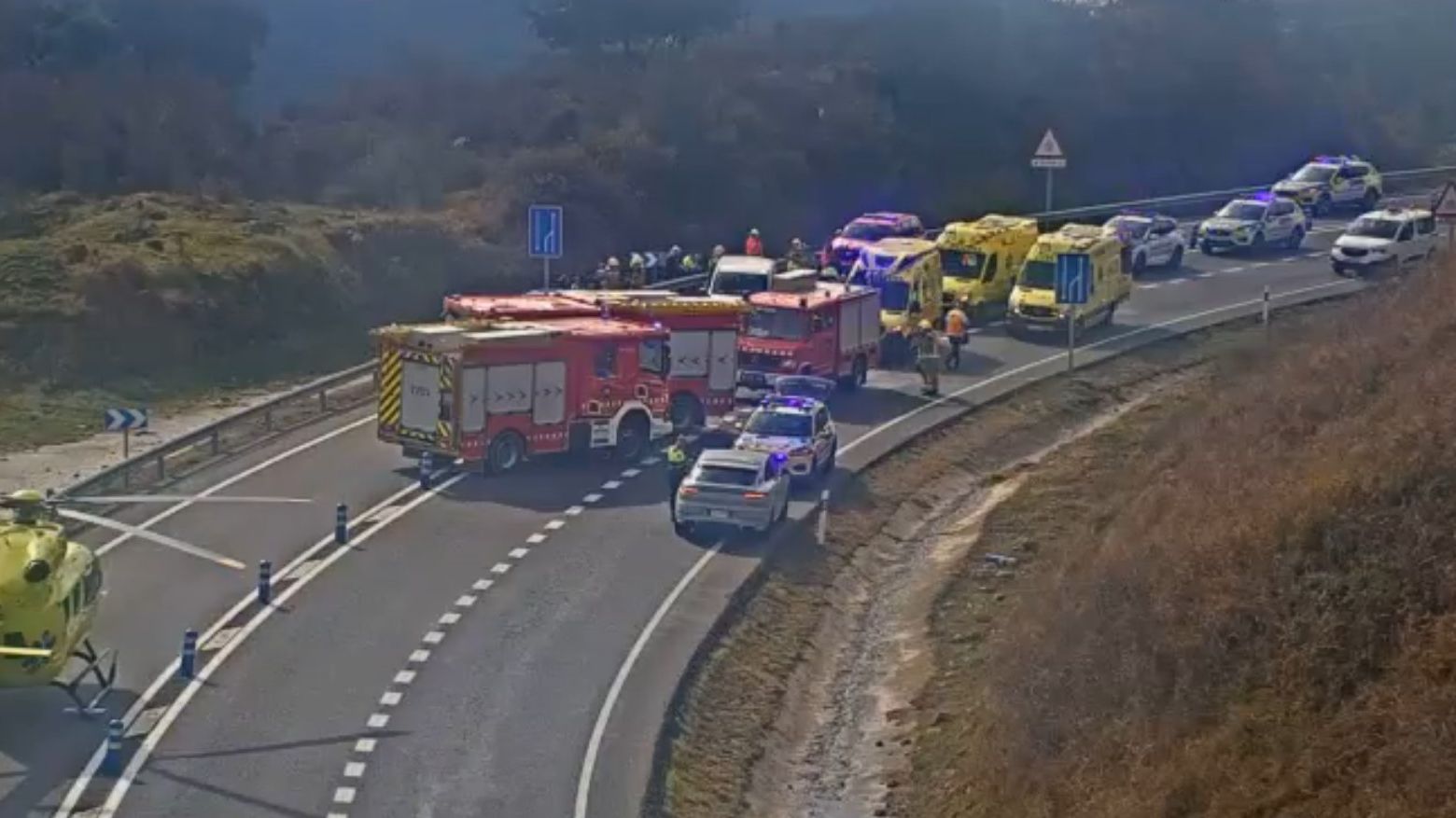 Numerosos efectivos en un accidente de tráfico en la C-16 en Barcelona