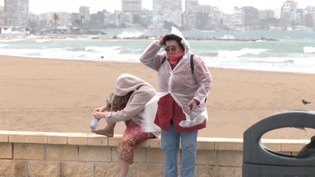 Tiempo invernal, con descenso de temperaturas, nevadas, lluvias y fenómenos costeros