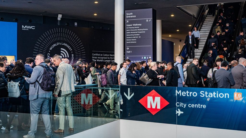 Viajeros y asistentes al MWC en Barcelona